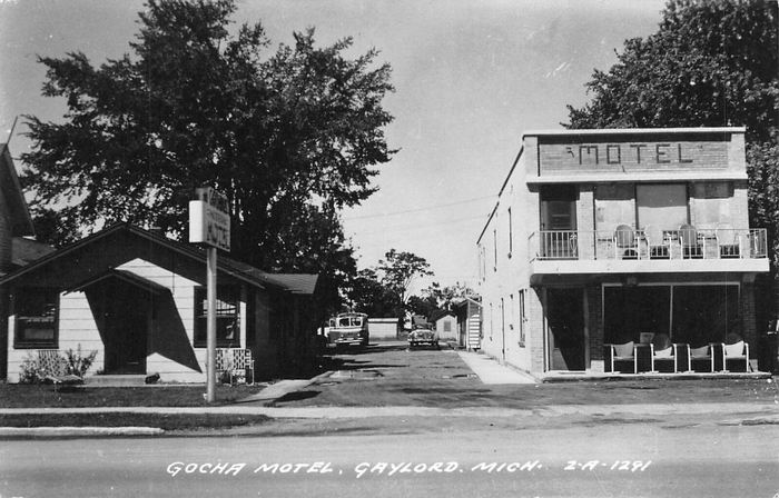 Downtown Motel - Old Postcard (newer photo)